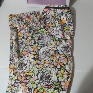 Cottage core rose print cigarette ankle clam diggers pants